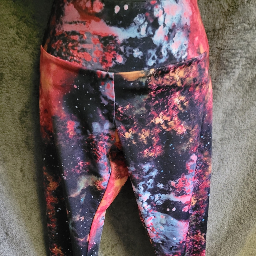 Galaxy cropped leggings